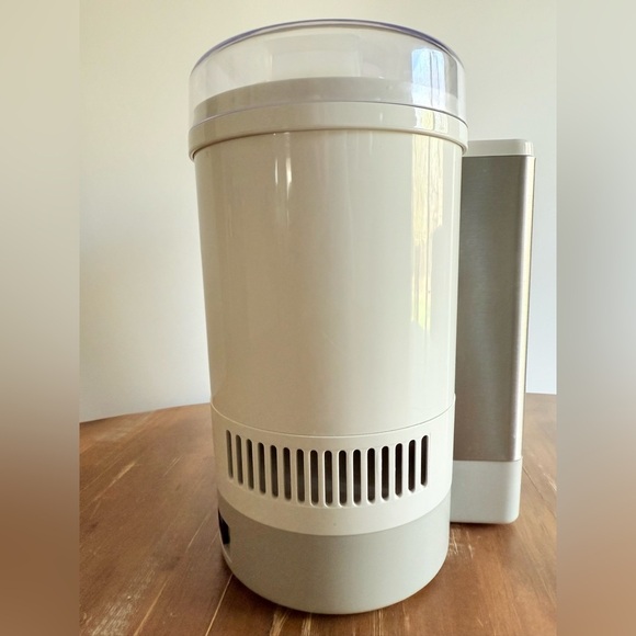 Cuisinart Electronic Yogurt Maker Automatic Cooling BPA Free Discontinued New - Picture 11 of 13